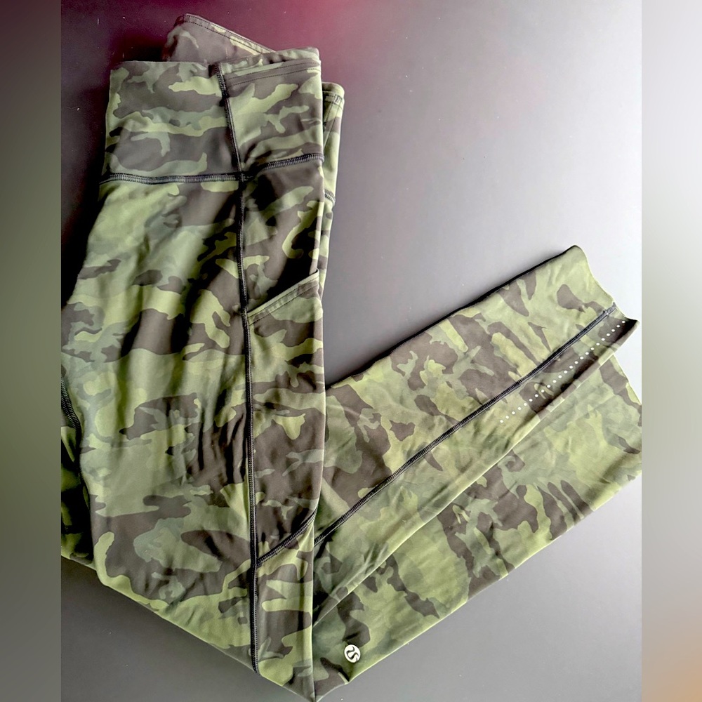 Lululemon leggings in camo